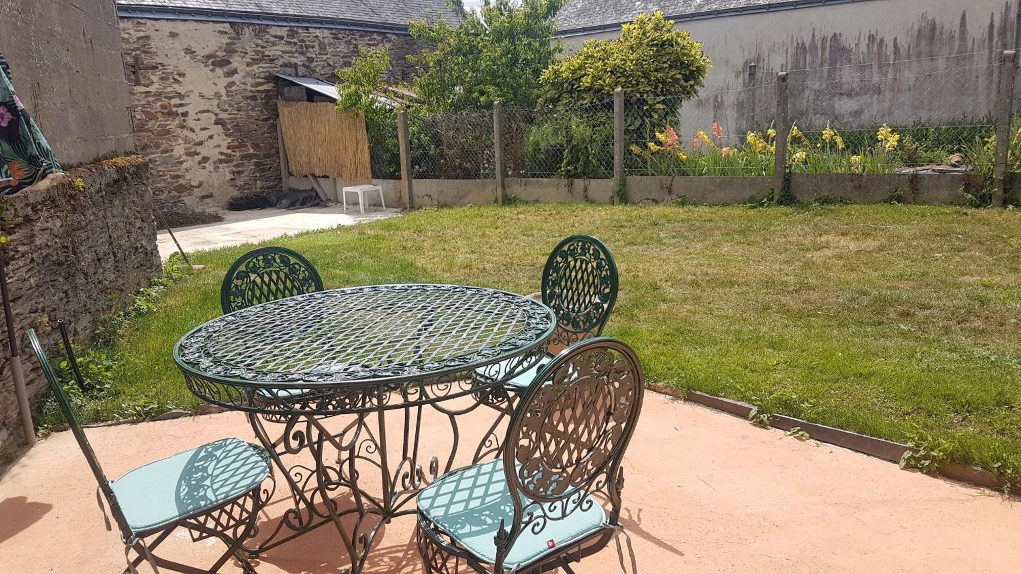 Nouveau Gite Beaulieu A Combrée Exterior photo